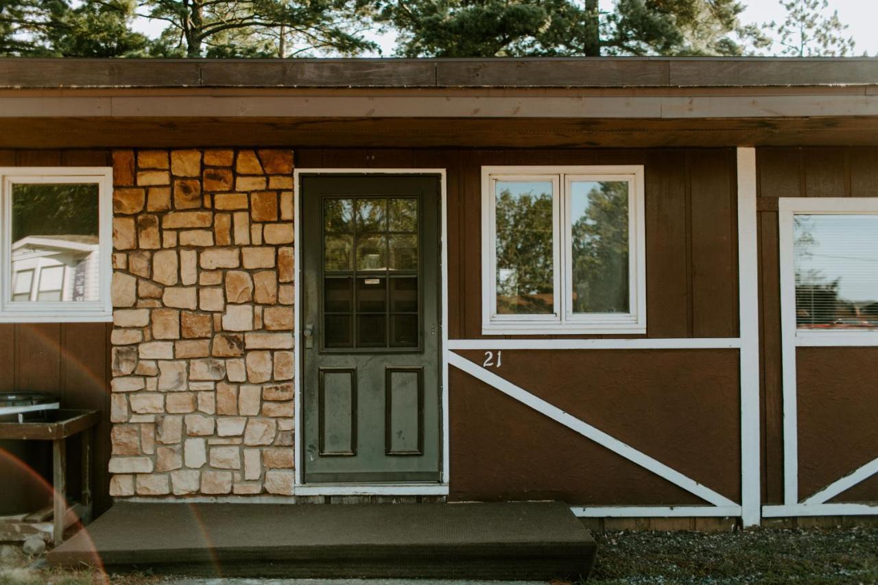Silver Rapids Lodge & Campground Ely Buitenkant foto