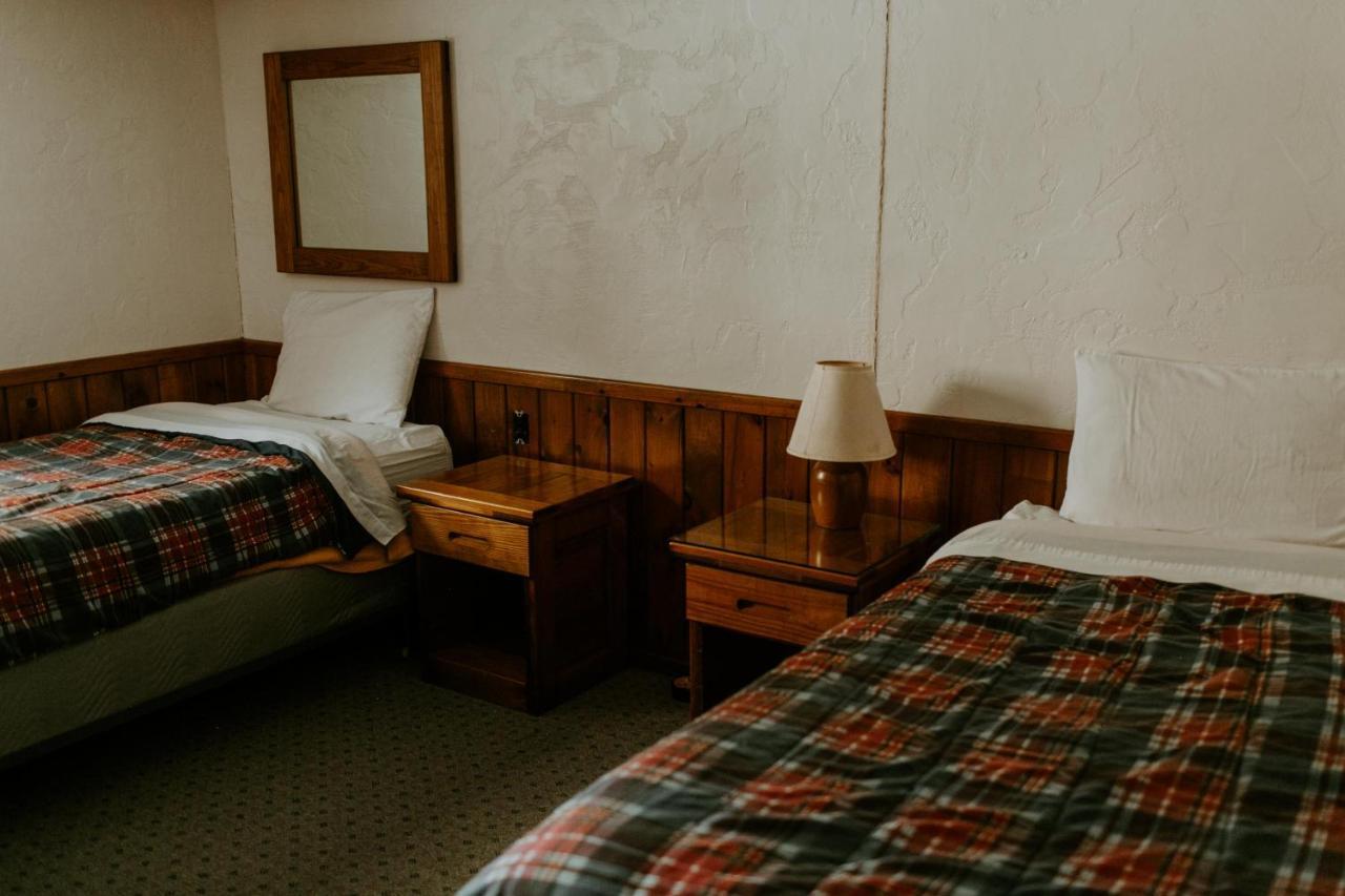 Silver Rapids Lodge & Campground Ely Buitenkant foto